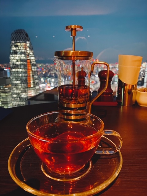 京王プラザホテル　スカイラウンジオーロラ 紅茶